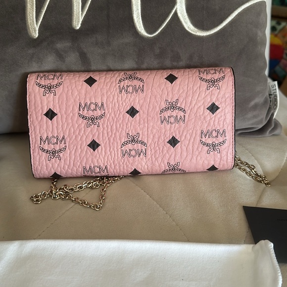 MCM Pink Chain Wallet - Picture 3 of 8